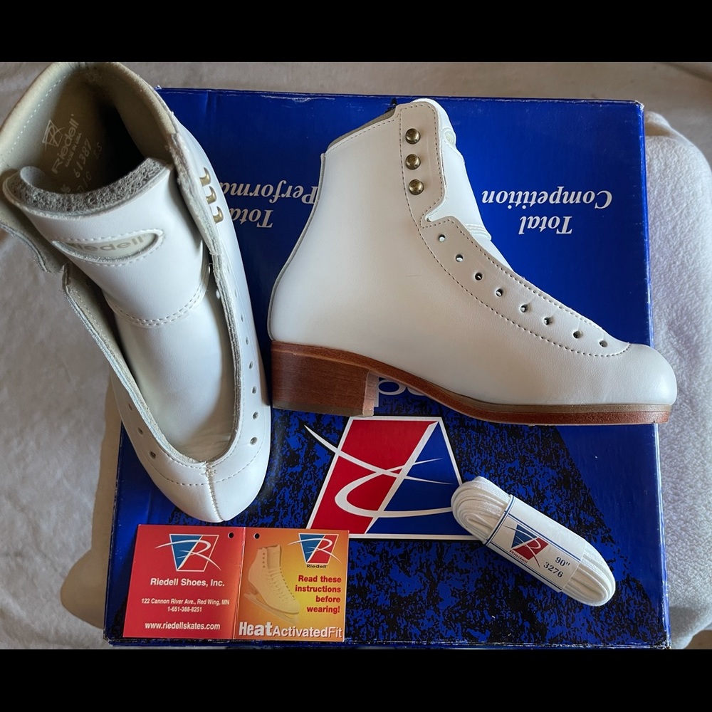 Brand New Riedell Skates with E-X-T Ultima Freestyle Blades
